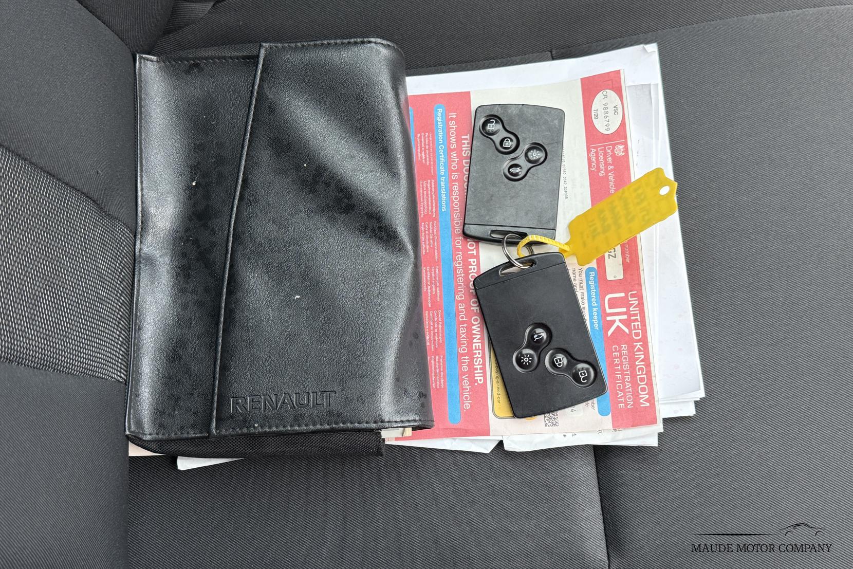 Renault Megane 1.5 dCi Dynamique TomTom Sport Tourer 5dr Diesel EDC Euro 5 (110 ps)