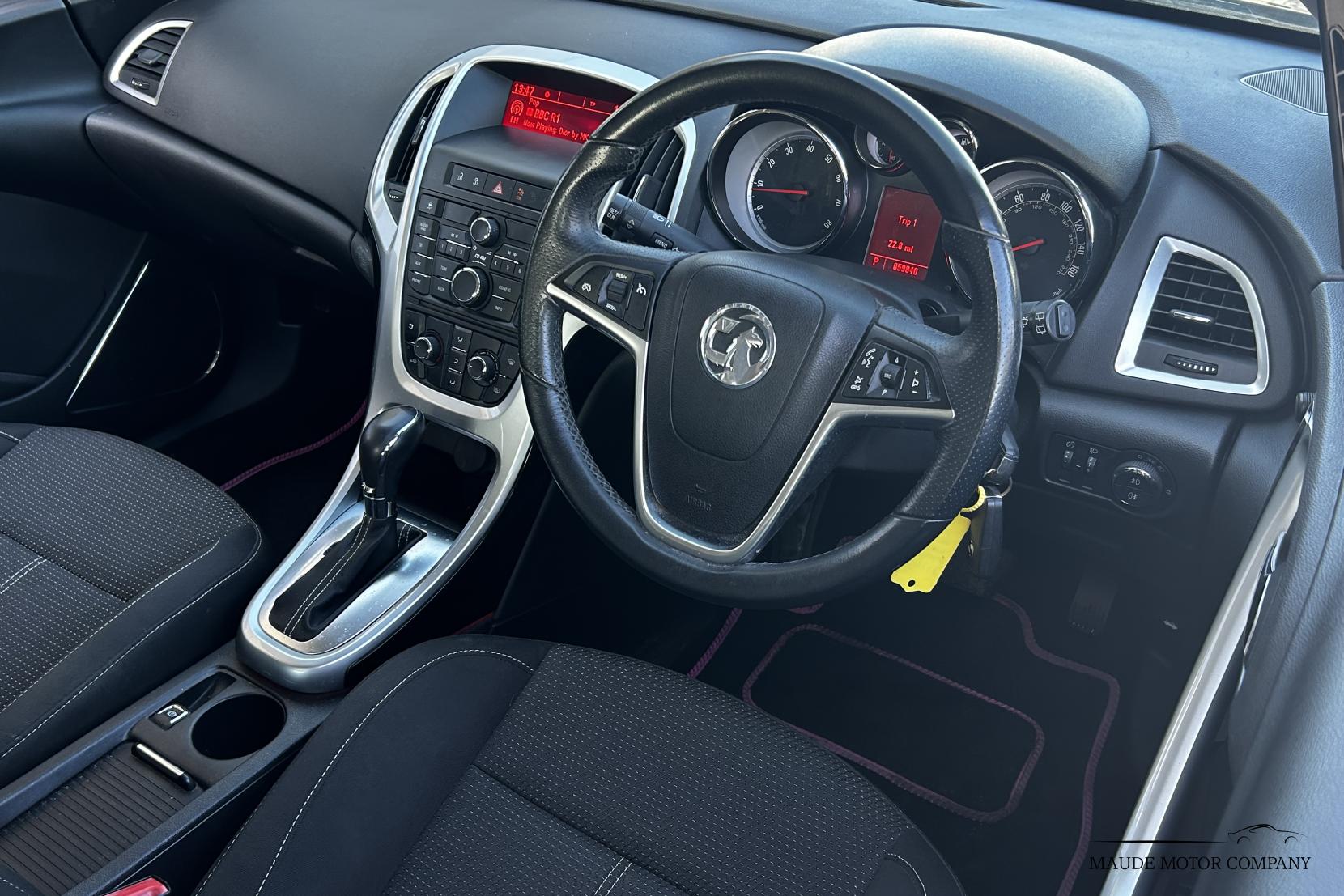 Vauxhall Astra 1.6 16v SRi Hatchback 5dr Petrol Auto Euro 5 (115 ps)