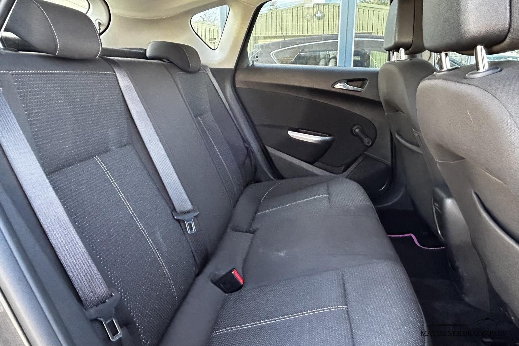 Vauxhall Astra 1.6 16v SRi Hatchback 5dr Petrol Auto Euro 5 (115 ps)