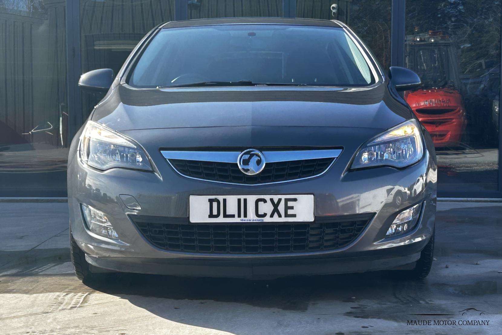 Vauxhall Astra 1.6 16v SRi Hatchback 5dr Petrol Auto Euro 5 (115 ps)