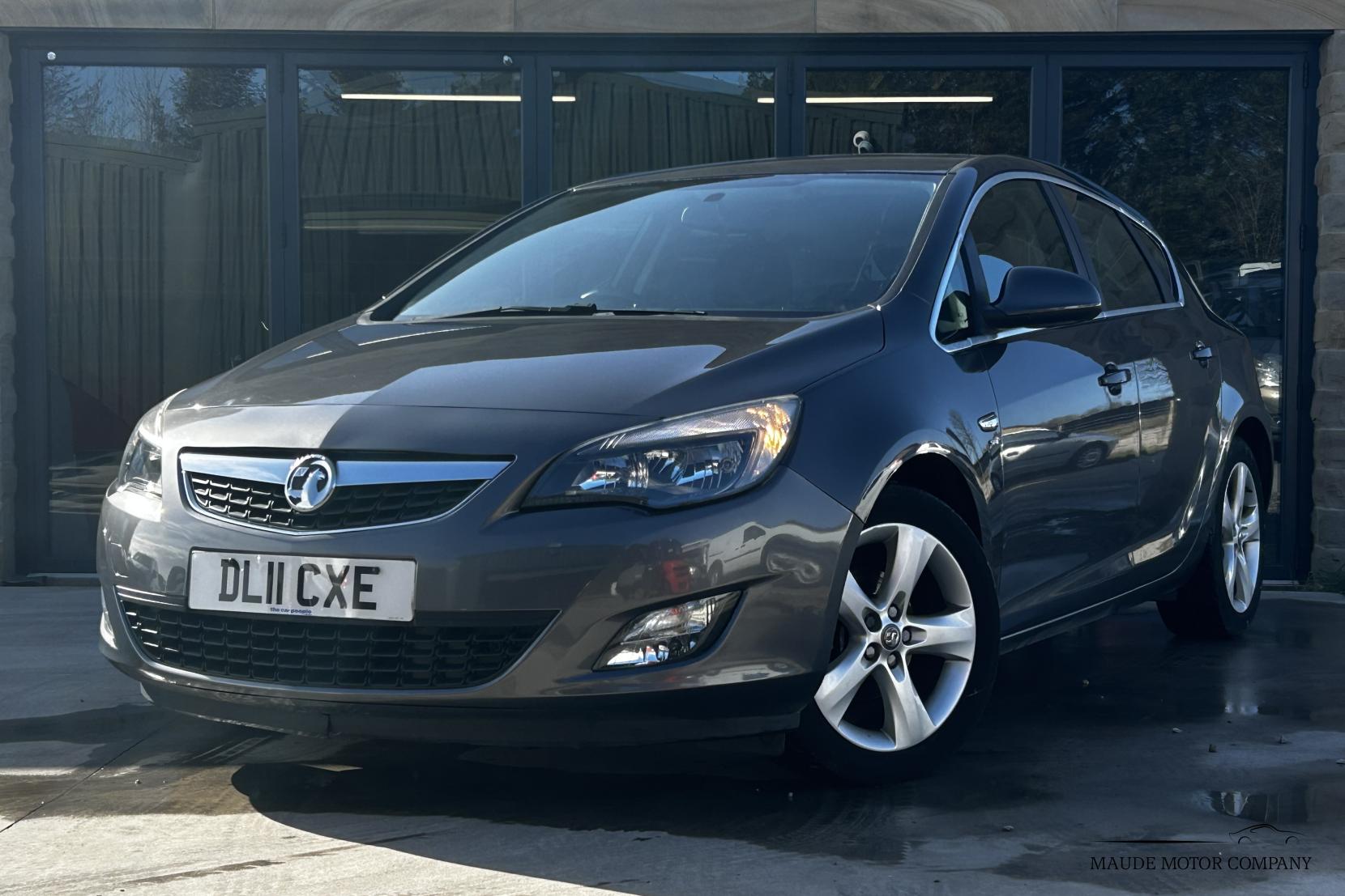 Vauxhall Astra 1.6 16v SRi Hatchback 5dr Petrol Auto Euro 5 (115 ps)
