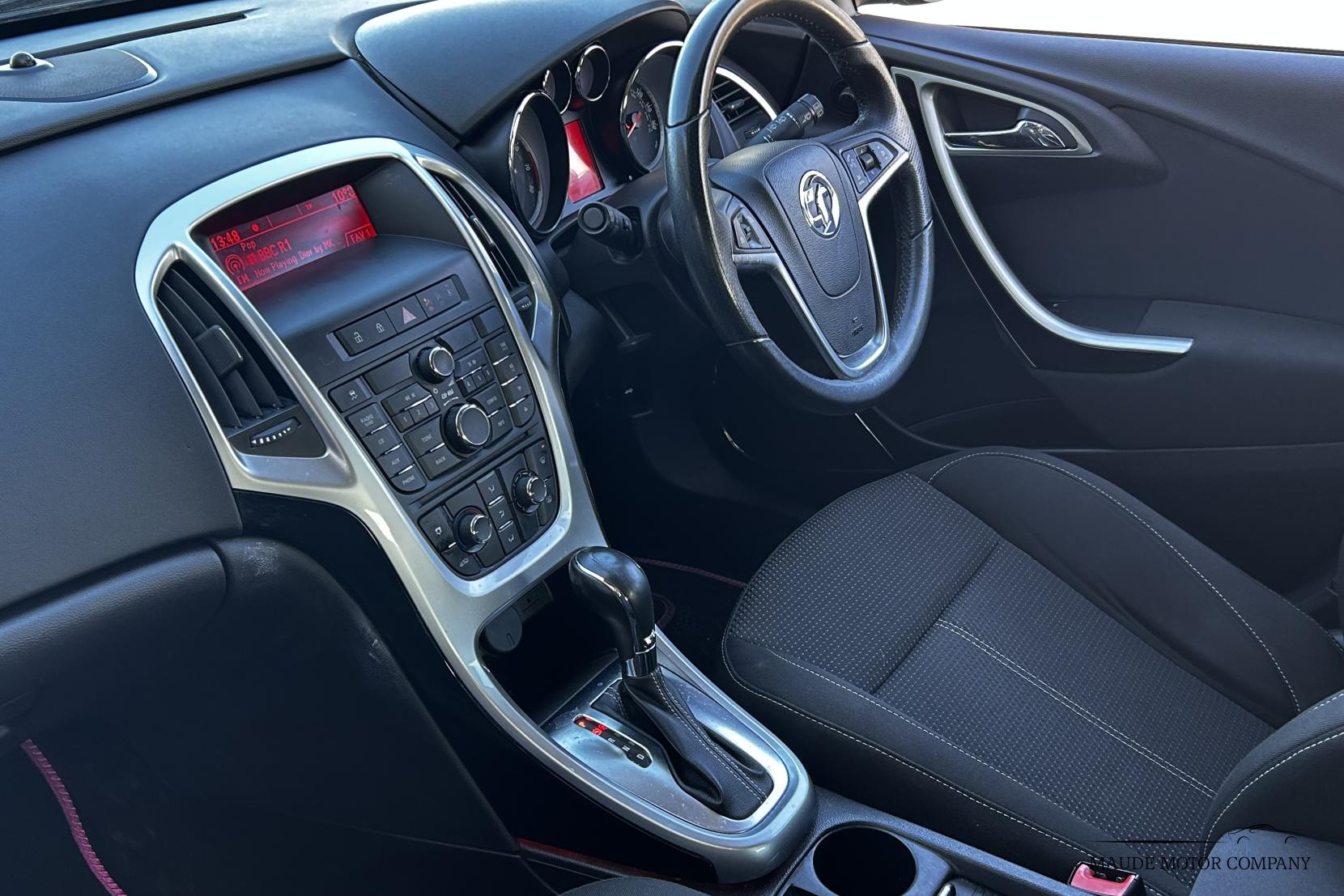 Vauxhall Astra 1.6 16v SRi Hatchback 5dr Petrol Auto Euro 5 (115 ps)