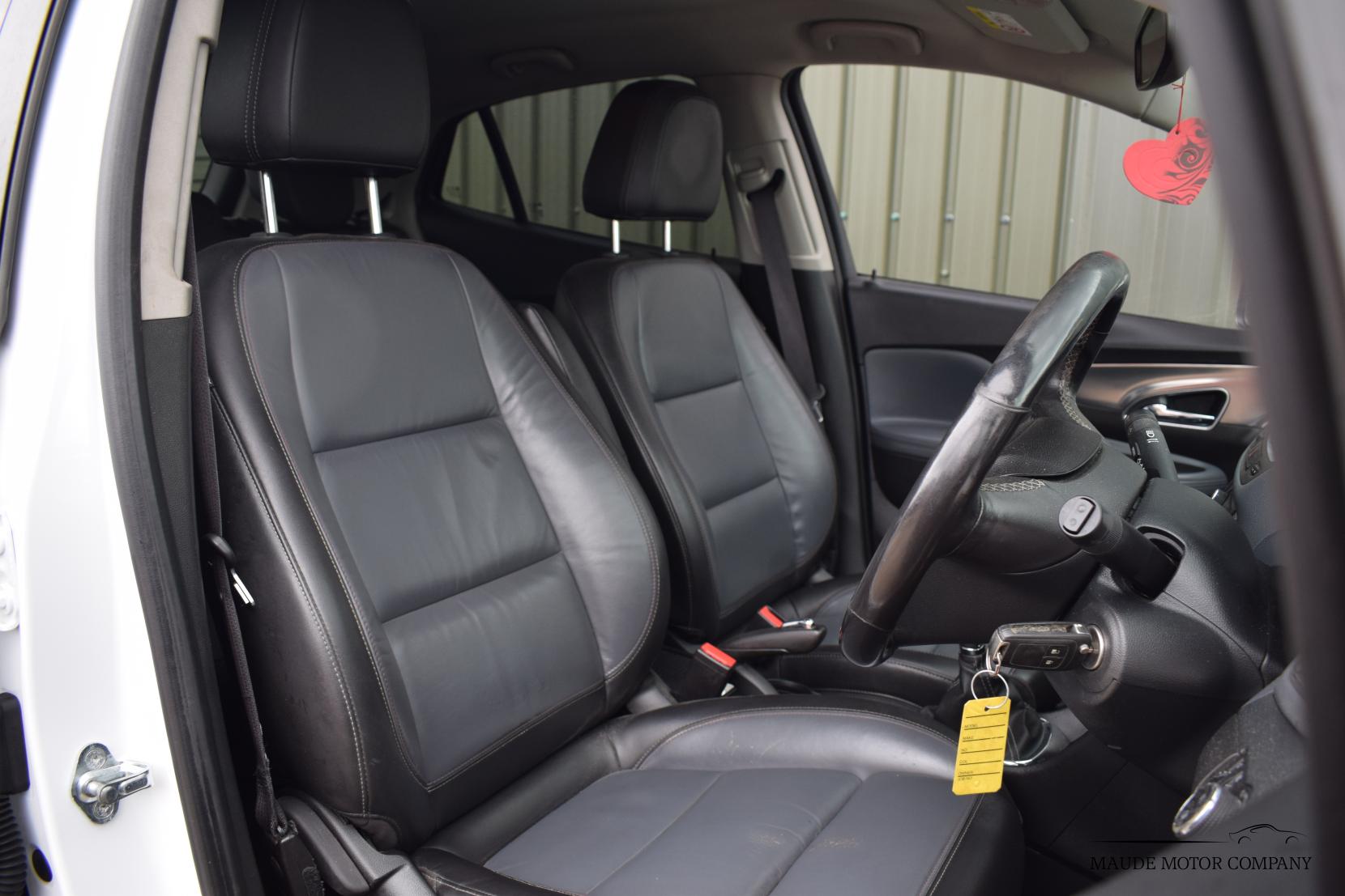 Vauxhall Mokka 1.6 CDTi SE SUV 5dr Diesel Manual 2WD Euro 6 (s/s) (110 ps)