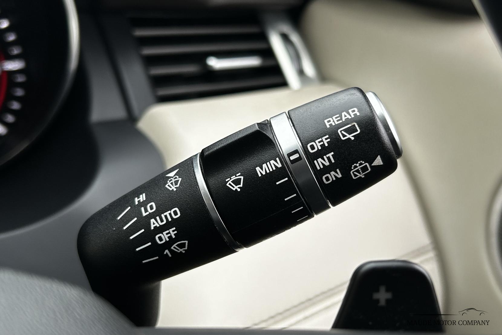 Land Rover Range Rover Evoque 2.2 SD4 Prestige SUV 5dr Diesel Auto 4WD Euro 5 (s/s) (190 ps)