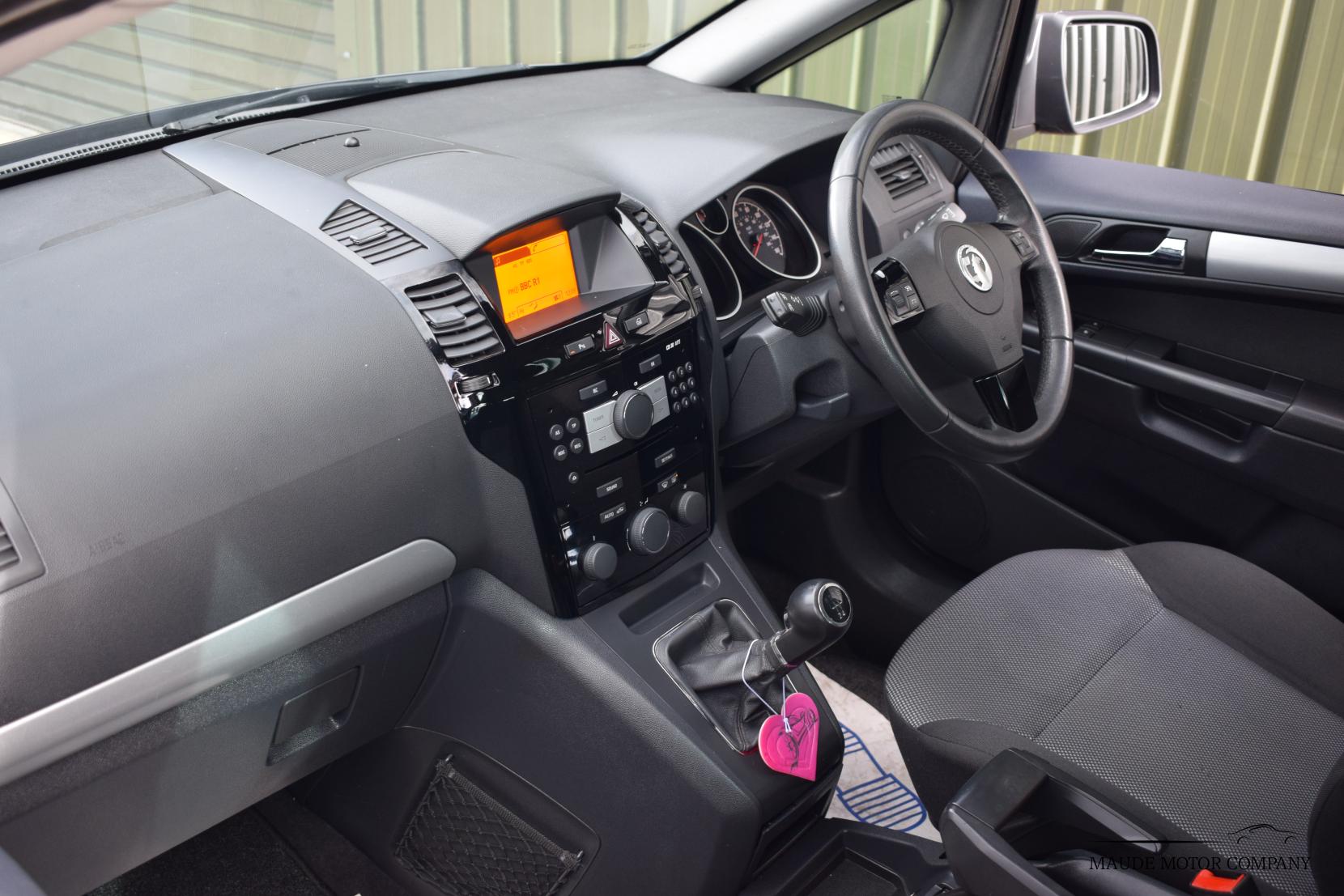 Vauxhall Zafira 1.6 16V Exclusiv MPV 5dr Petrol Manual Euro 5 (115 ps)