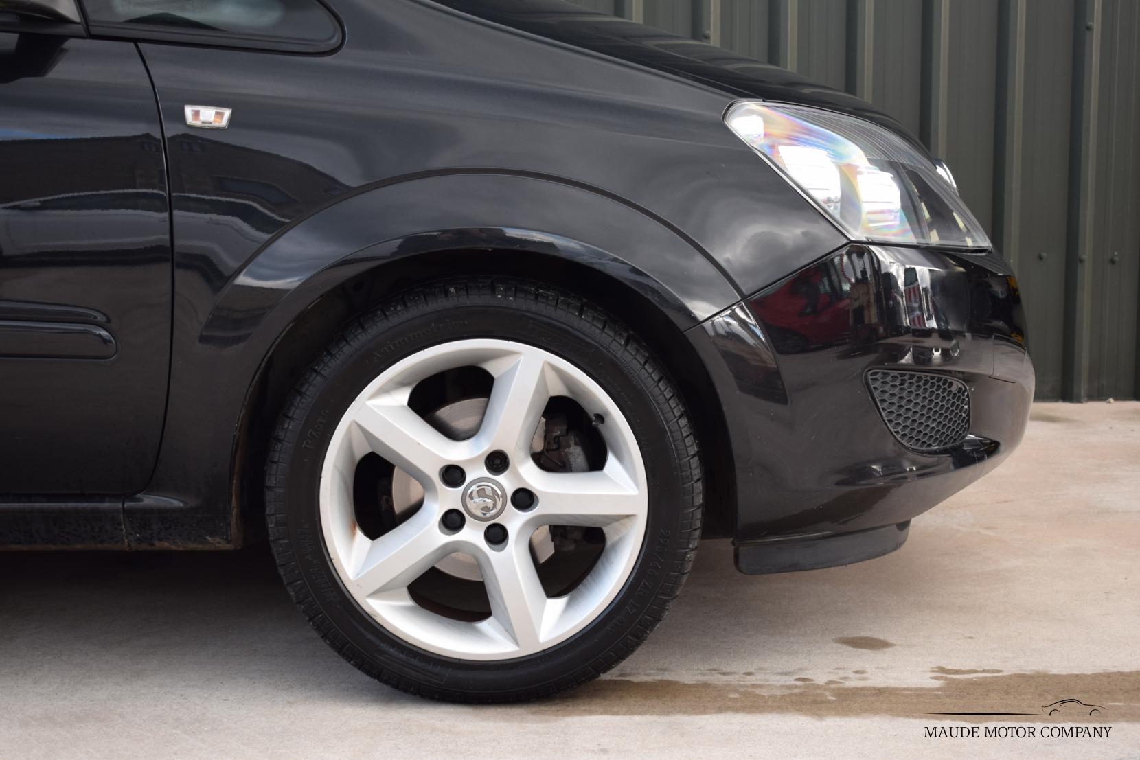 Vauxhall Zafira 1.6 16V Exclusiv MPV 5dr Petrol Manual Euro 5 (115 ps)