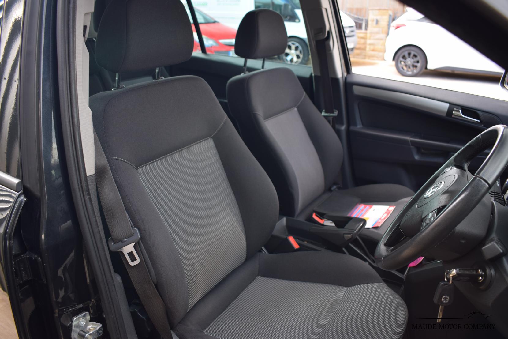 Vauxhall Zafira 1.6 16V Exclusiv MPV 5dr Petrol Manual Euro 5 (115 ps)