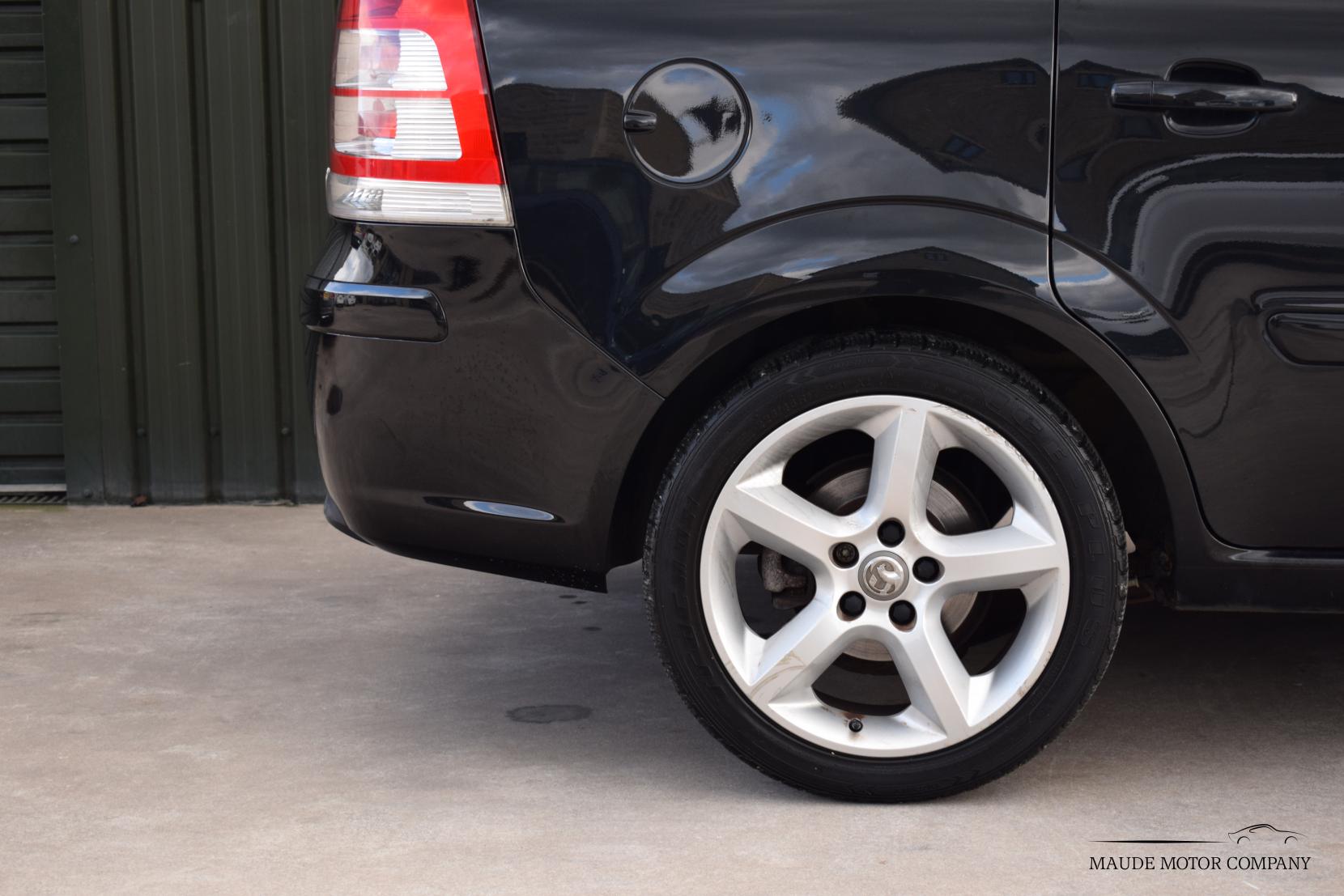 Vauxhall Zafira 1.6 16V Exclusiv MPV 5dr Petrol Manual Euro 5 (115 ps)