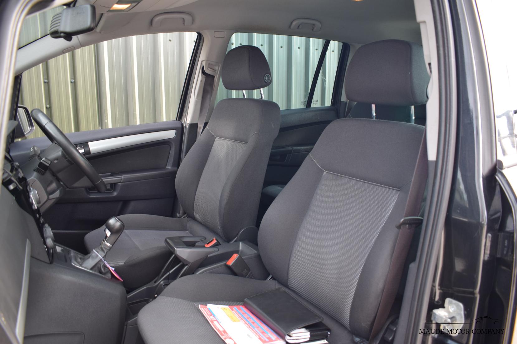 Vauxhall Zafira 1.6 16V Exclusiv MPV 5dr Petrol Manual Euro 5 (115 ps)