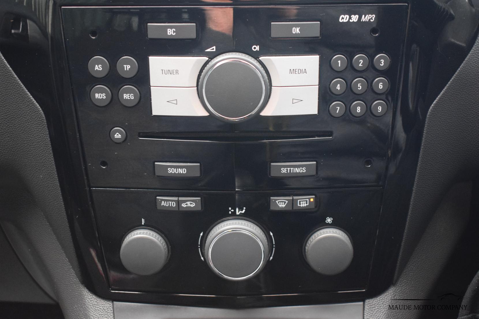 Vauxhall Zafira 1.6 16V Exclusiv MPV 5dr Petrol Manual Euro 5 (115 ps)