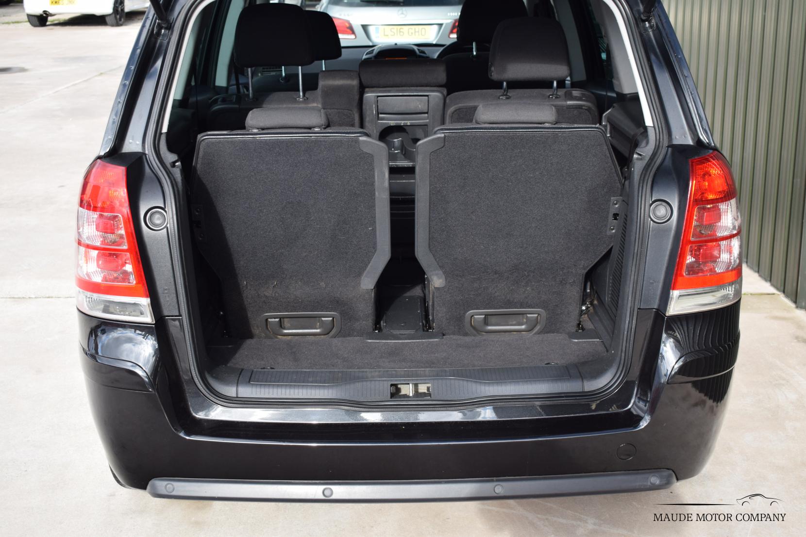 Vauxhall Zafira 1.6 16V Exclusiv MPV 5dr Petrol Manual Euro 5 (115 ps)