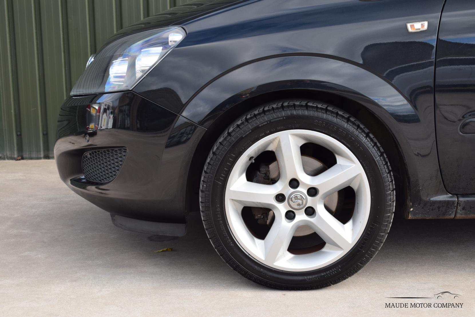 Vauxhall Zafira 1.6 16V Exclusiv MPV 5dr Petrol Manual Euro 5 (115 ps)