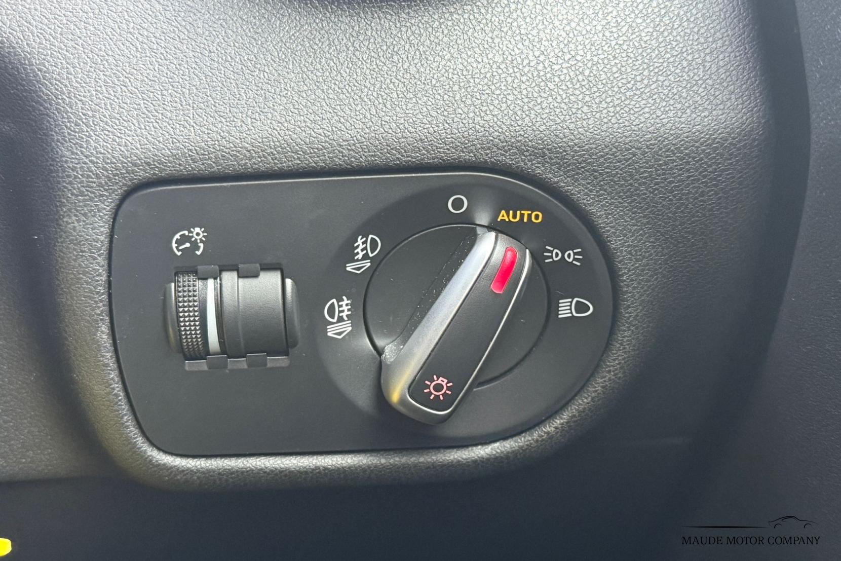 Audi A1 1.4 TFSI Black Edition Hatchback 3dr Petrol S Tronic Euro 5 (185 ps)