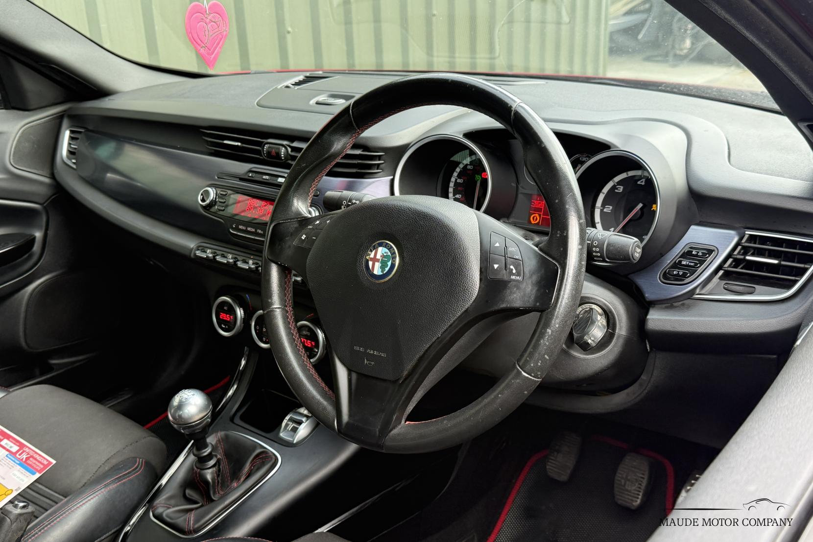 Alfa Romeo Giulietta 2.0 JTDM-2 Veloce Hatchback 5dr Diesel Manual Euro 5 (s/s) (140 bhp)