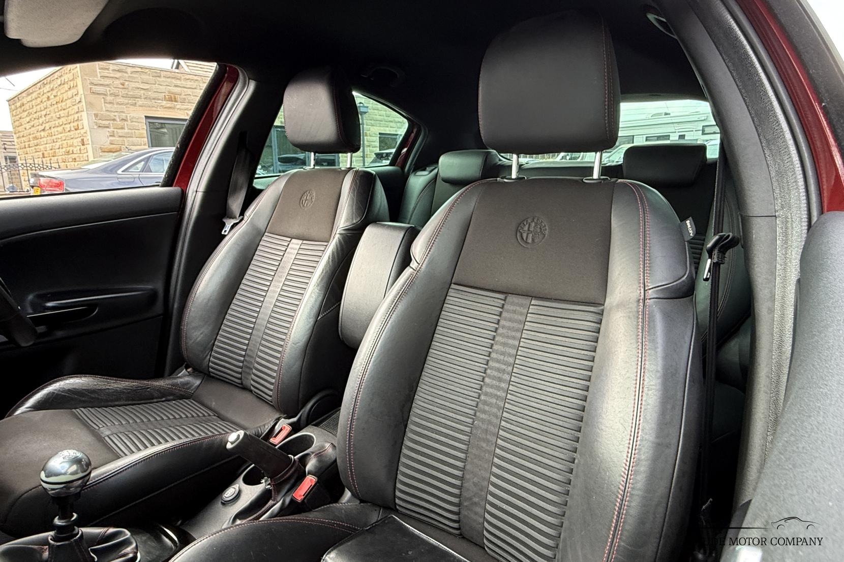 Alfa Romeo Giulietta 2.0 JTDM-2 Veloce Hatchback 5dr Diesel Manual Euro 5 (s/s) (140 bhp)