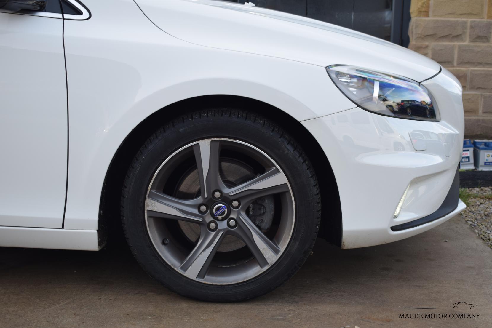 Volvo V40 1.6 T2 R-Design Nav Hatchback 5dr Petrol Manual Euro 5 (s/s) (120 ps)