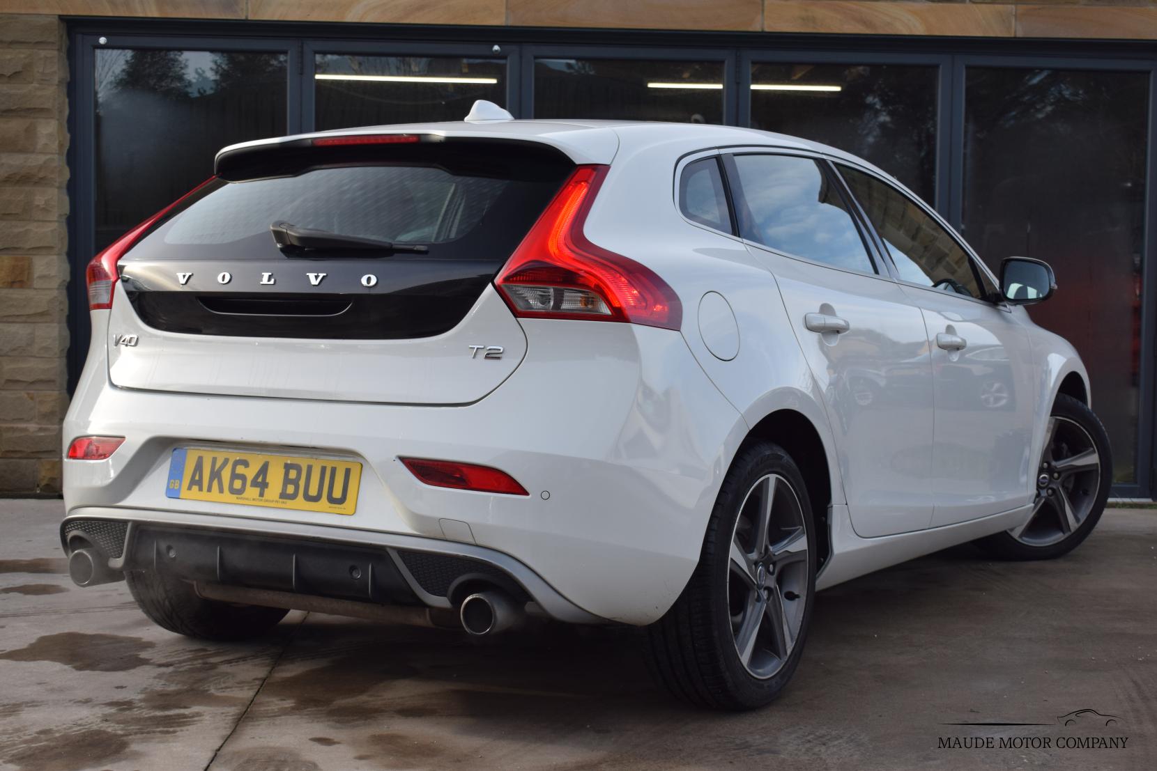 Volvo V40 1.6 T2 R-Design Nav Hatchback 5dr Petrol Manual Euro 5 (s/s) (120 ps)