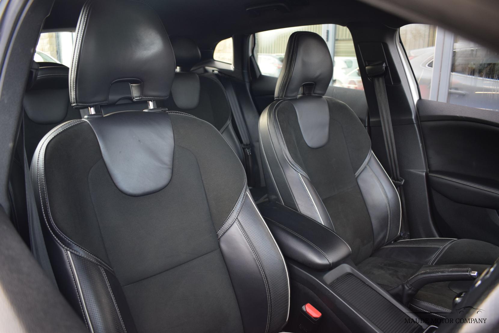 Volvo V40 1.6 T2 R-Design Nav Hatchback 5dr Petrol Manual Euro 5 (s/s) (120 ps)