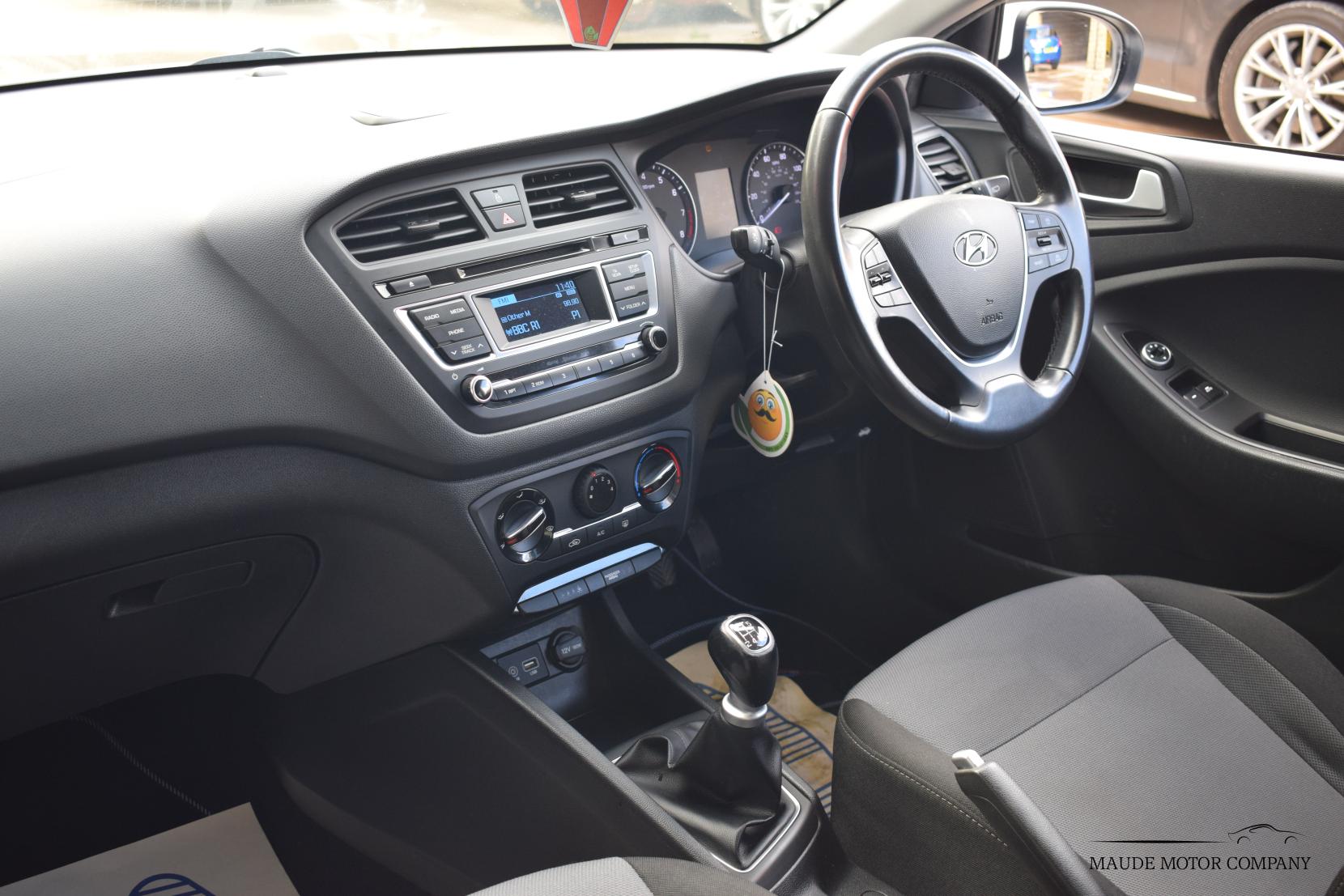 Hyundai i20 1.2 SE Coupe 3dr Petrol Manual Euro 6 (84 ps)