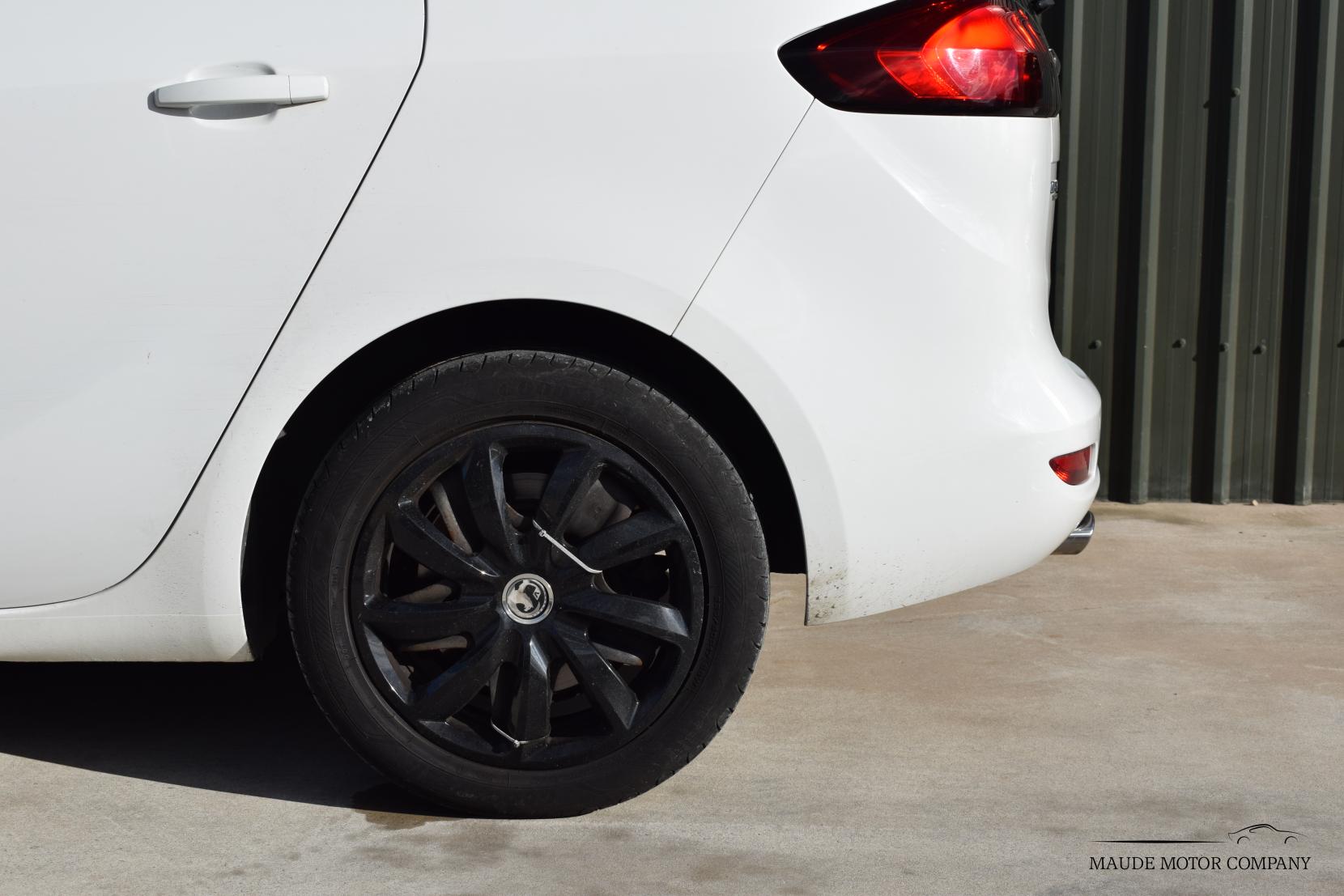 Vauxhall Zafira Tourer 2.0 CDTi Exclusiv MPV 5dr Diesel Auto Euro 5 (165 ps)