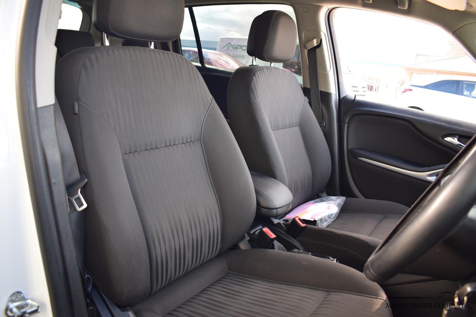 Vauxhall Zafira Tourer 2.0 CDTi Exclusiv MPV 5dr Diesel Auto Euro 5 (165 ps)