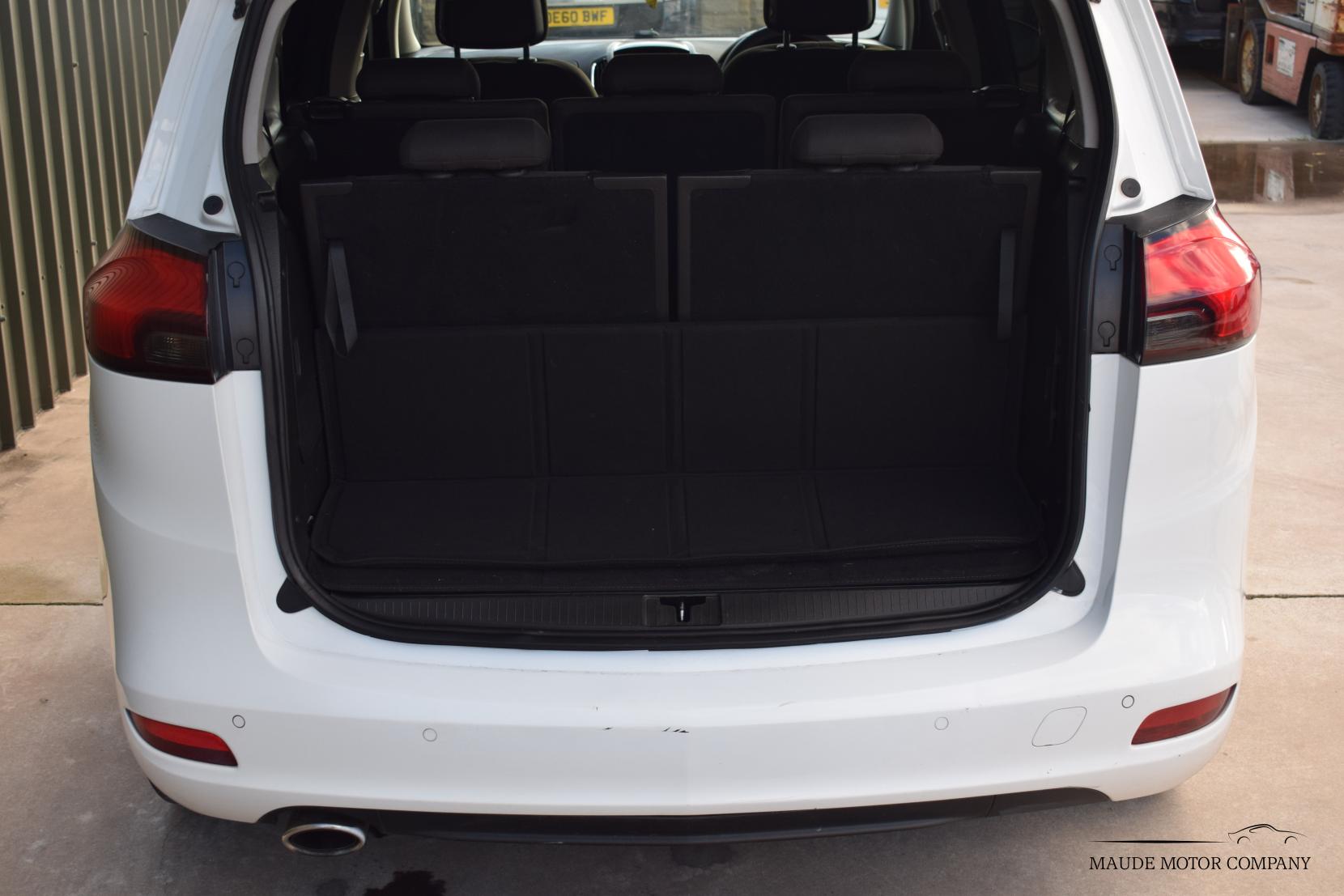 Vauxhall Zafira Tourer 2.0 CDTi Exclusiv MPV 5dr Diesel Auto Euro 5 (165 ps)