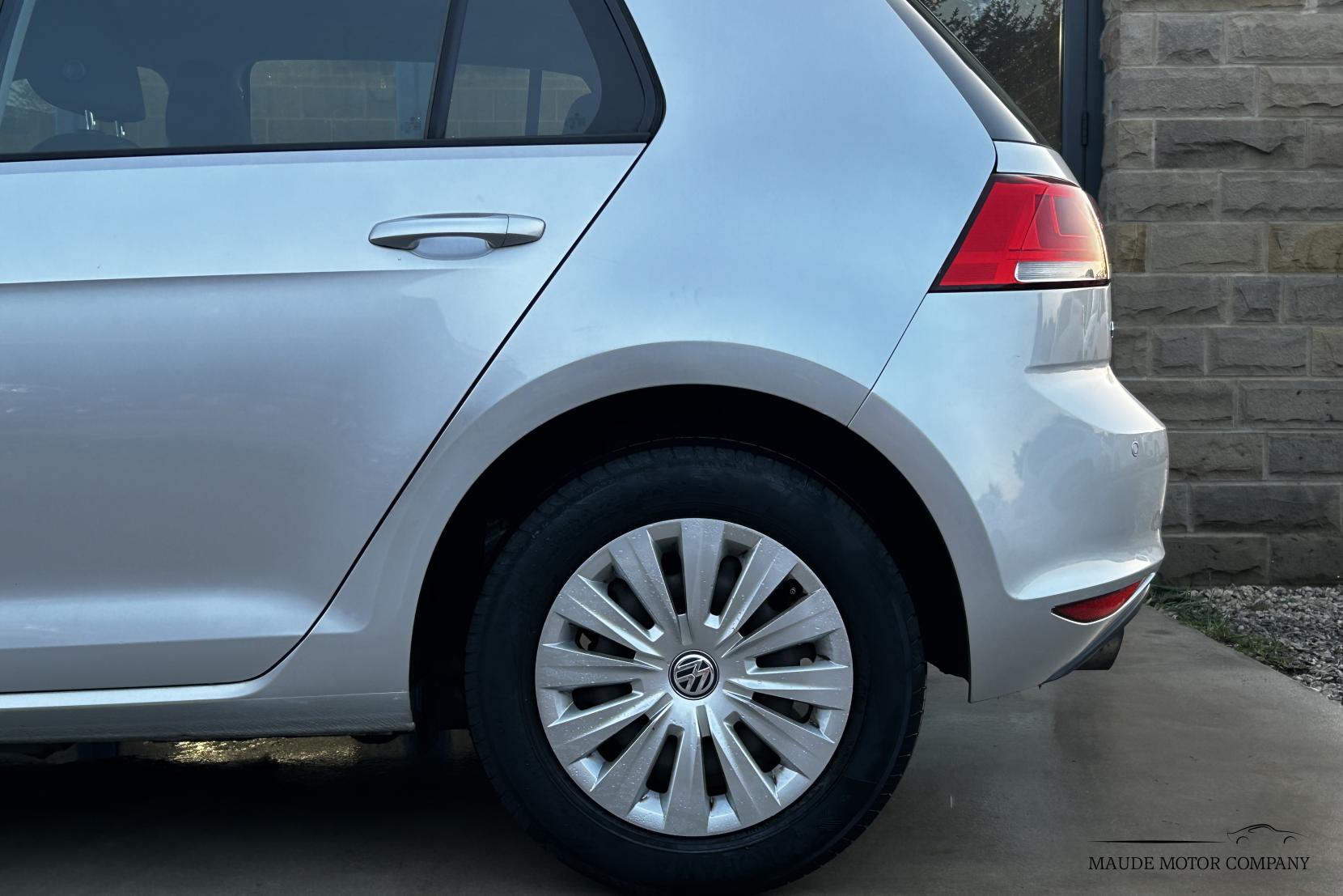 Volkswagen Golf 1.6 TDI BlueMotion Tech S Hatchback 5dr Diesel Manual Euro 5 (s/s) (105 ps)