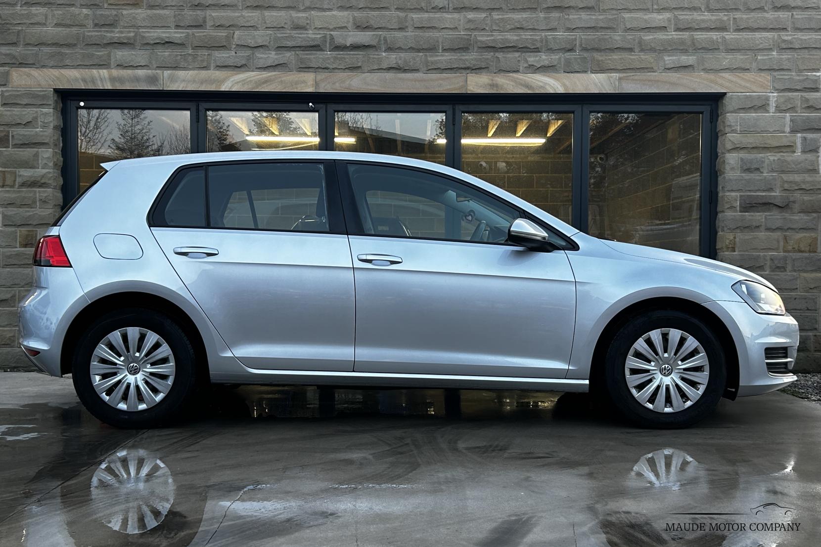 Volkswagen Golf 1.6 TDI BlueMotion Tech S Hatchback 5dr Diesel Manual Euro 5 (s/s) (105 ps)