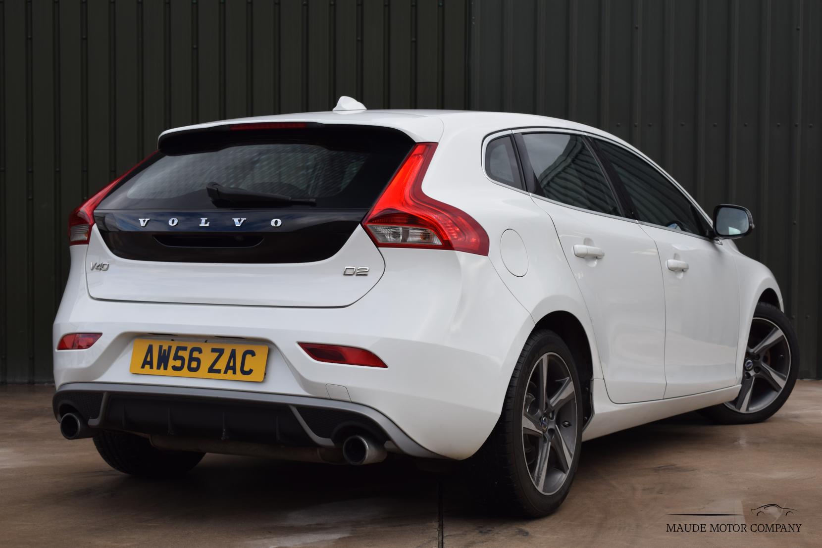 Volvo V40 1.6 D2 R-Design Hatchback 5dr Diesel Manual Euro 5 (s/s) (115 ps)