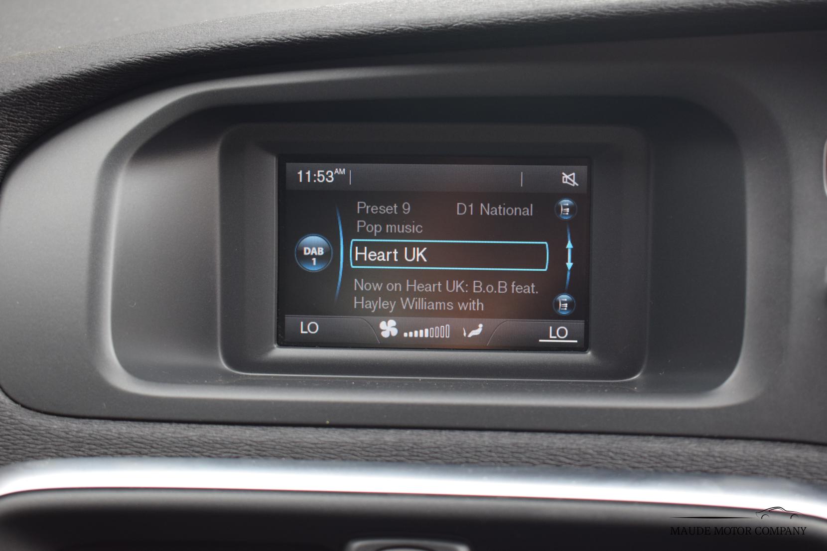 Volvo V40 1.6 D2 R-Design Hatchback 5dr Diesel Manual Euro 5 (s/s) (115 ps)