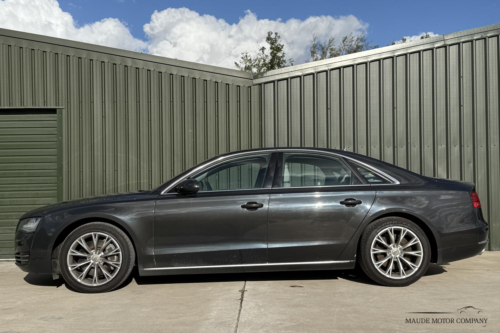 Audi A8 4.2 TDI V8 Executive SE Saloon 4dr Diesel Tiptronic quattro Euro 5 (350 ps)