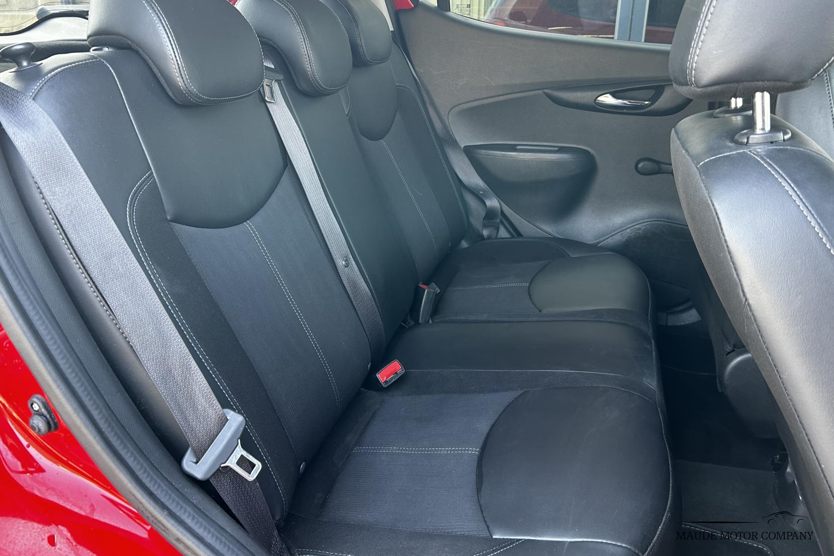 Vauxhall Viva 1.0i SL Hatchback 5dr Petrol Easytronic Euro 6 (75 ps)