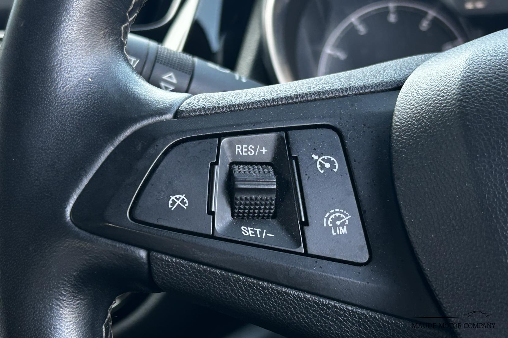 Vauxhall Viva 1.0i SL Hatchback 5dr Petrol Easytronic Euro 6 (75 ps)