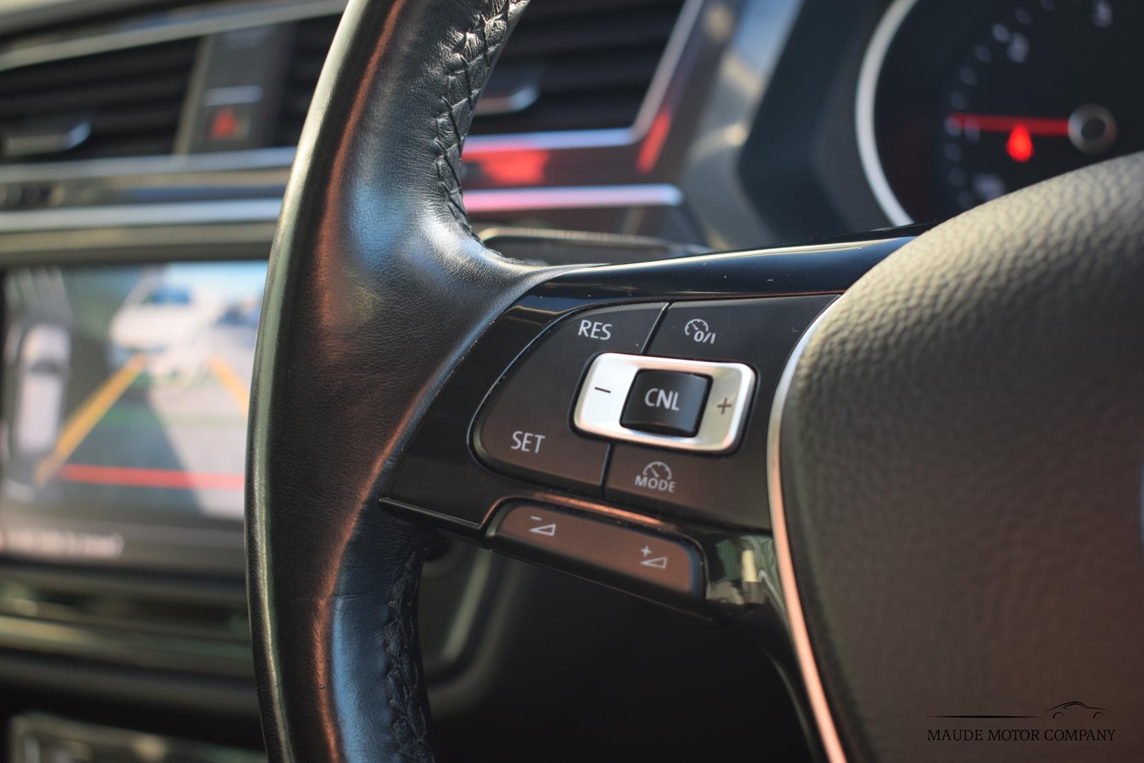 Volkswagen Tiguan 2.0 TDI BlueMotion Tech SE Navigation SUV 5dr Diesel Manual Euro 6 (s/s) (150 ps)