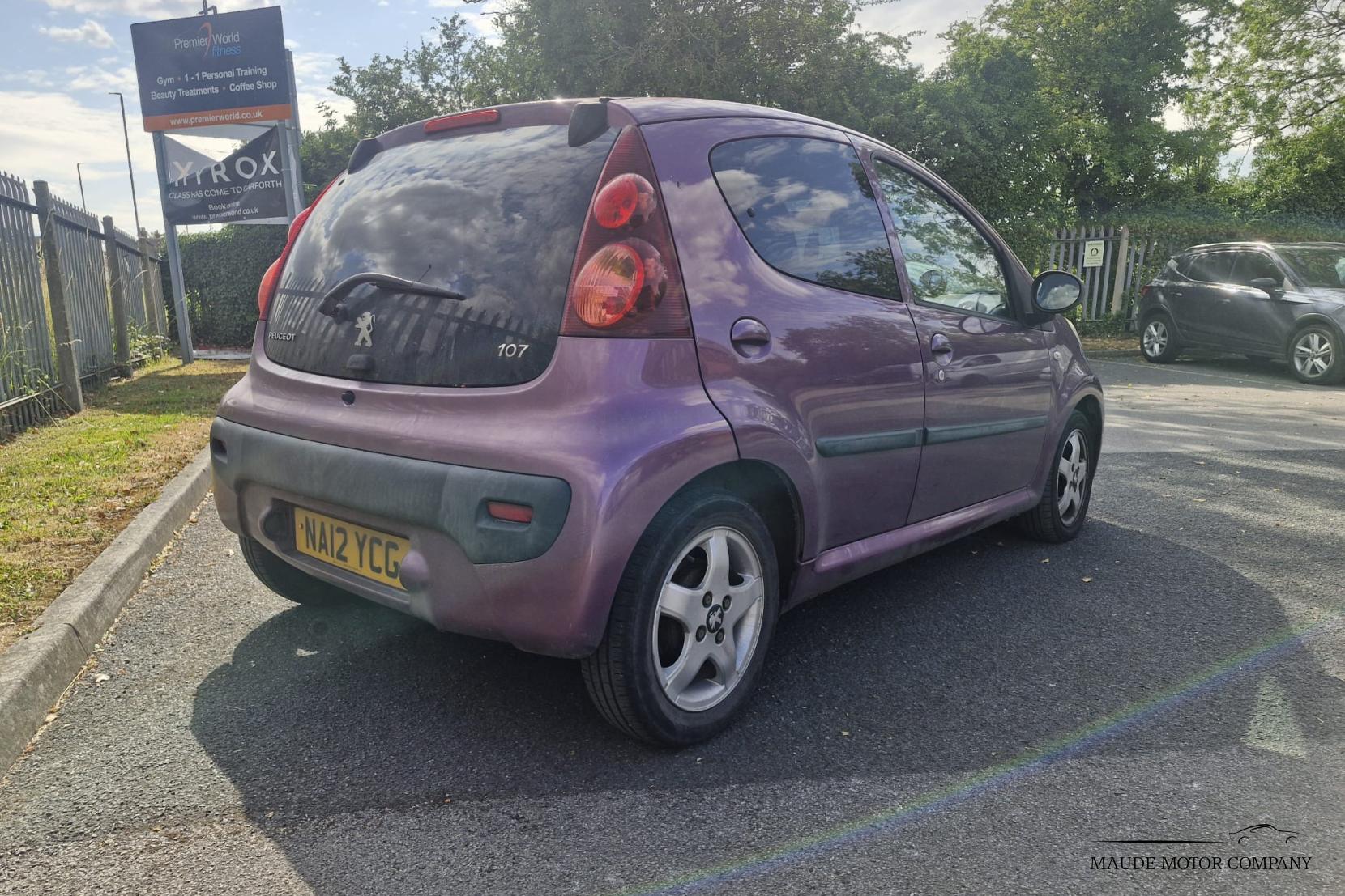 Peugeot 107 1.0 12V Allure Hatchback 5dr Petrol Manual Euro 5 (68 ps)