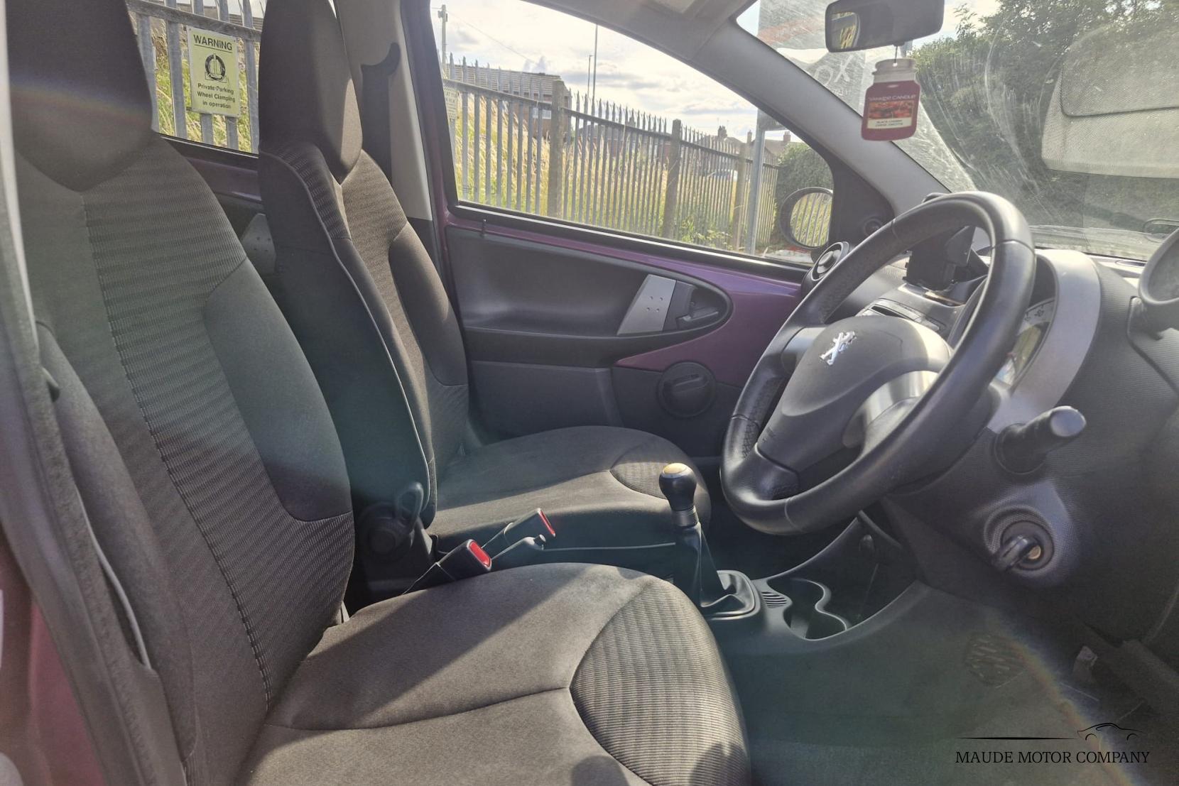 Peugeot 107 1.0 12V Allure Hatchback 5dr Petrol Manual Euro 5 (68 ps)