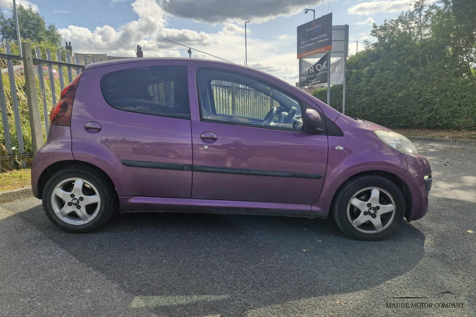 Peugeot 107 1.0 12V Allure Hatchback 5dr Petrol Manual Euro 5 (68 ps)