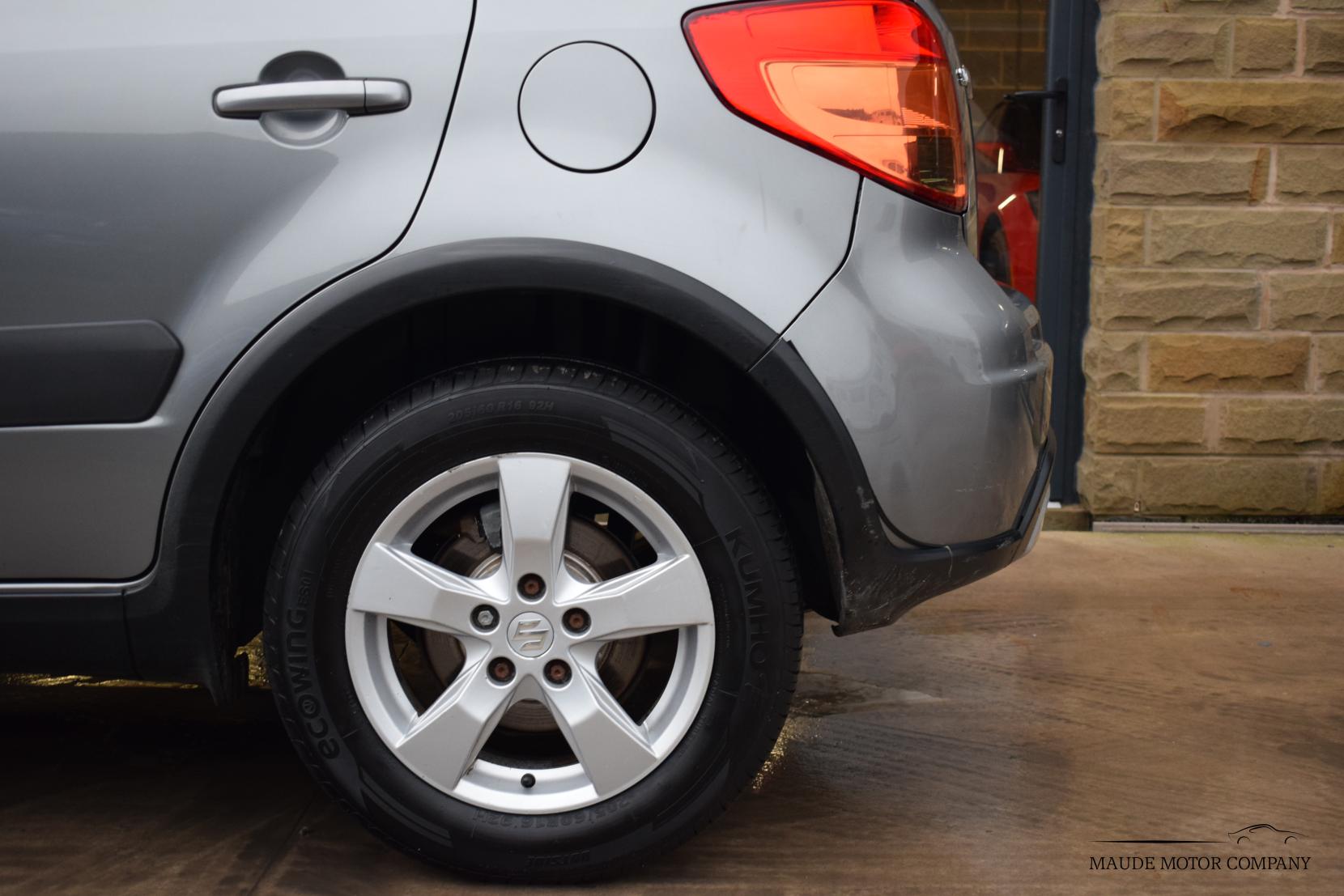 Suzuki SX4 1.6 SZ4 SUV 5dr Petrol Manual Euro 5 (120 ps)