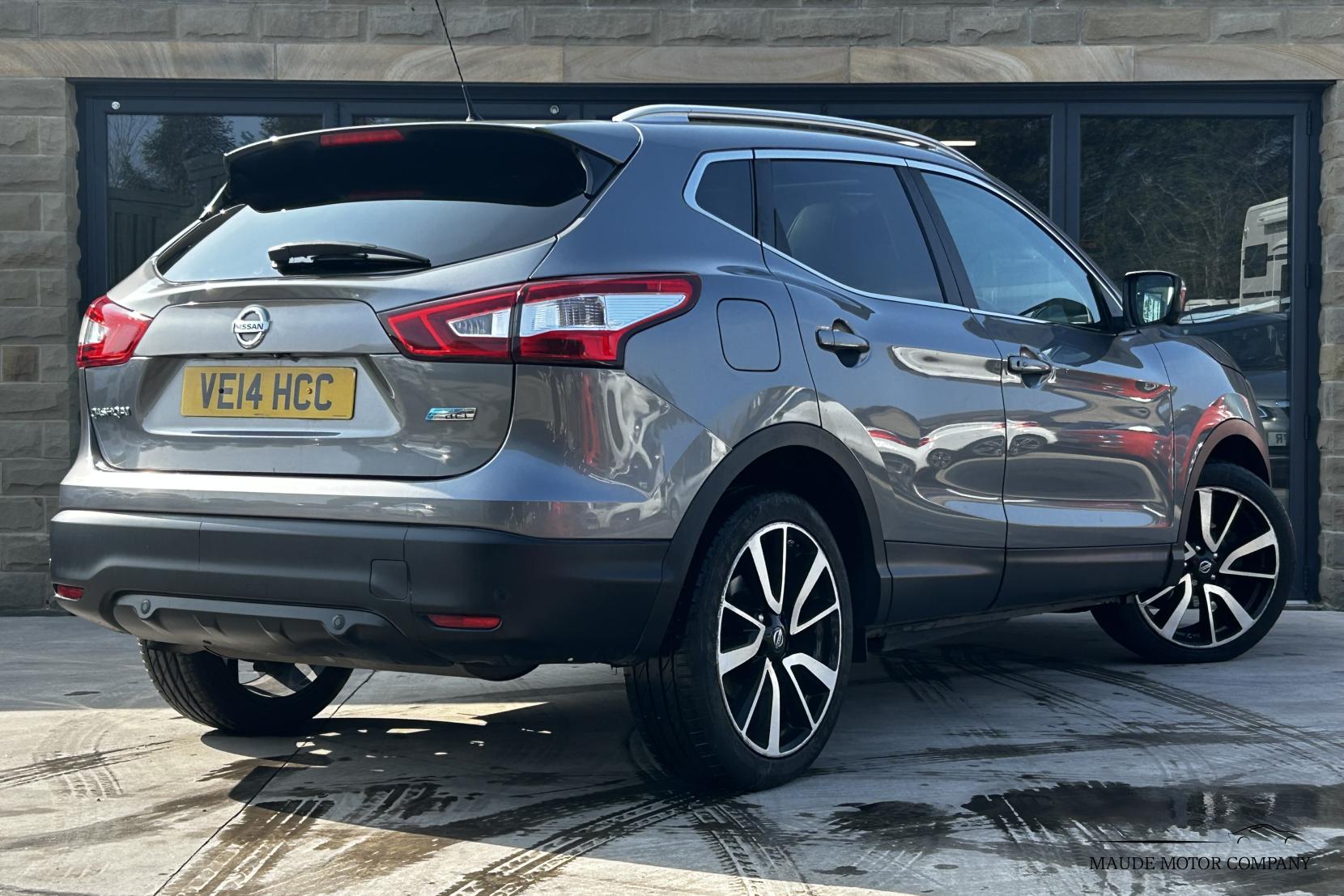 Nissan Qashqai 1.6 dCi Tekna SUV 5dr Diesel XTRON 2WD Euro 5 (s/s) (130 ps)