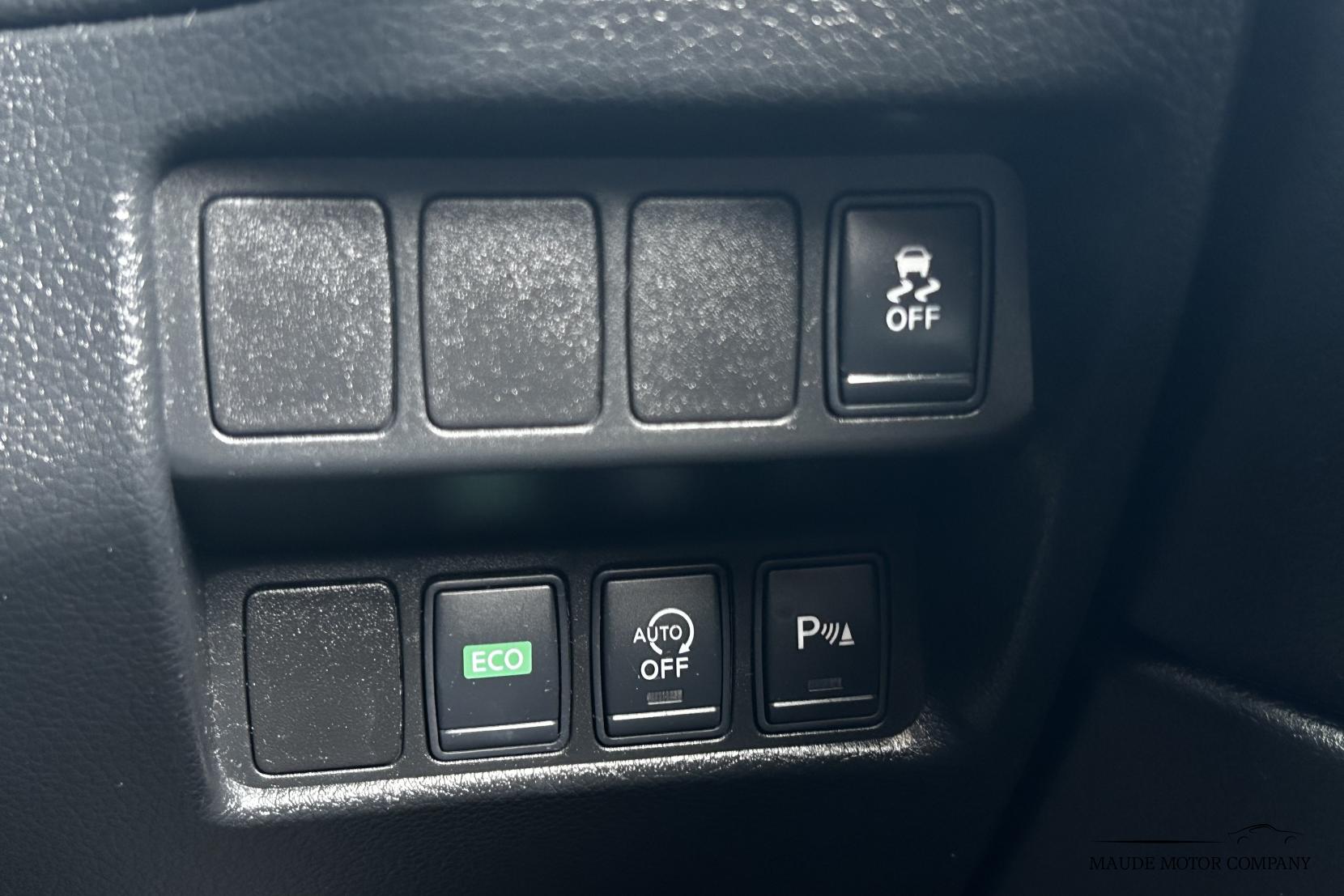 Nissan Qashqai 1.6 dCi Tekna SUV 5dr Diesel XTRON 2WD Euro 5 (s/s) (130 ps)