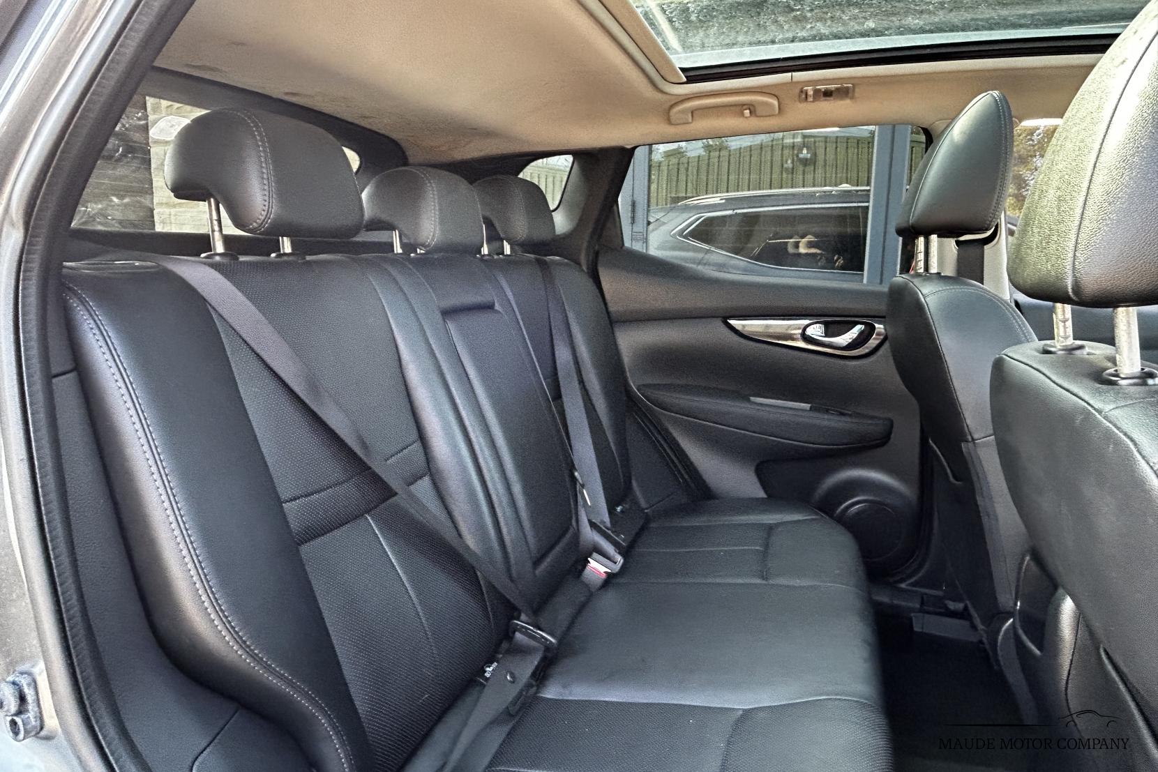 Nissan Qashqai 1.6 dCi Tekna SUV 5dr Diesel XTRON 2WD Euro 5 (s/s) (130 ps)