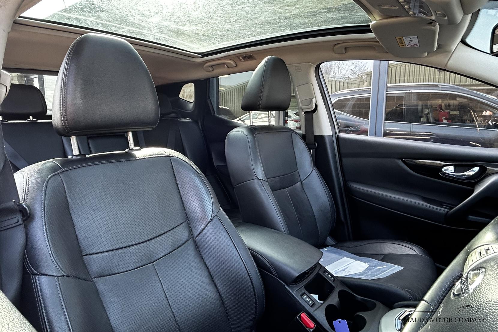 Nissan Qashqai 1.6 dCi Tekna SUV 5dr Diesel XTRON 2WD Euro 5 (s/s) (130 ps)