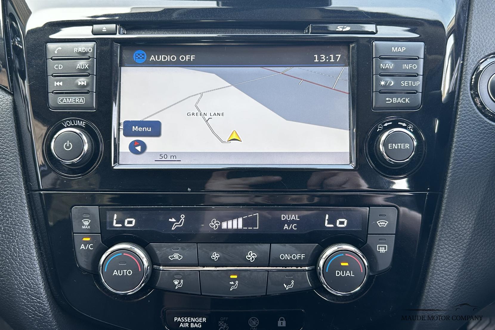 Nissan Qashqai 1.6 dCi Tekna SUV 5dr Diesel XTRON 2WD Euro 5 (s/s) (130 ps)