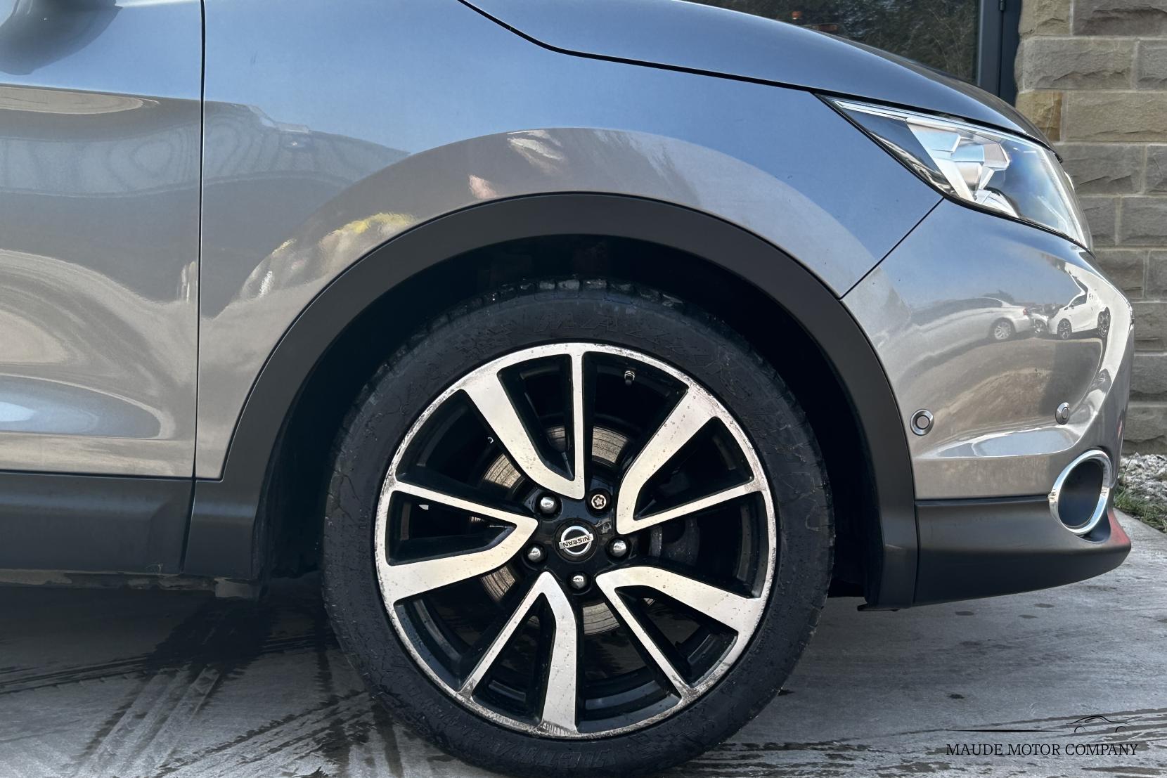 Nissan Qashqai 1.6 dCi Tekna SUV 5dr Diesel XTRON 2WD Euro 5 (s/s) (130 ps)