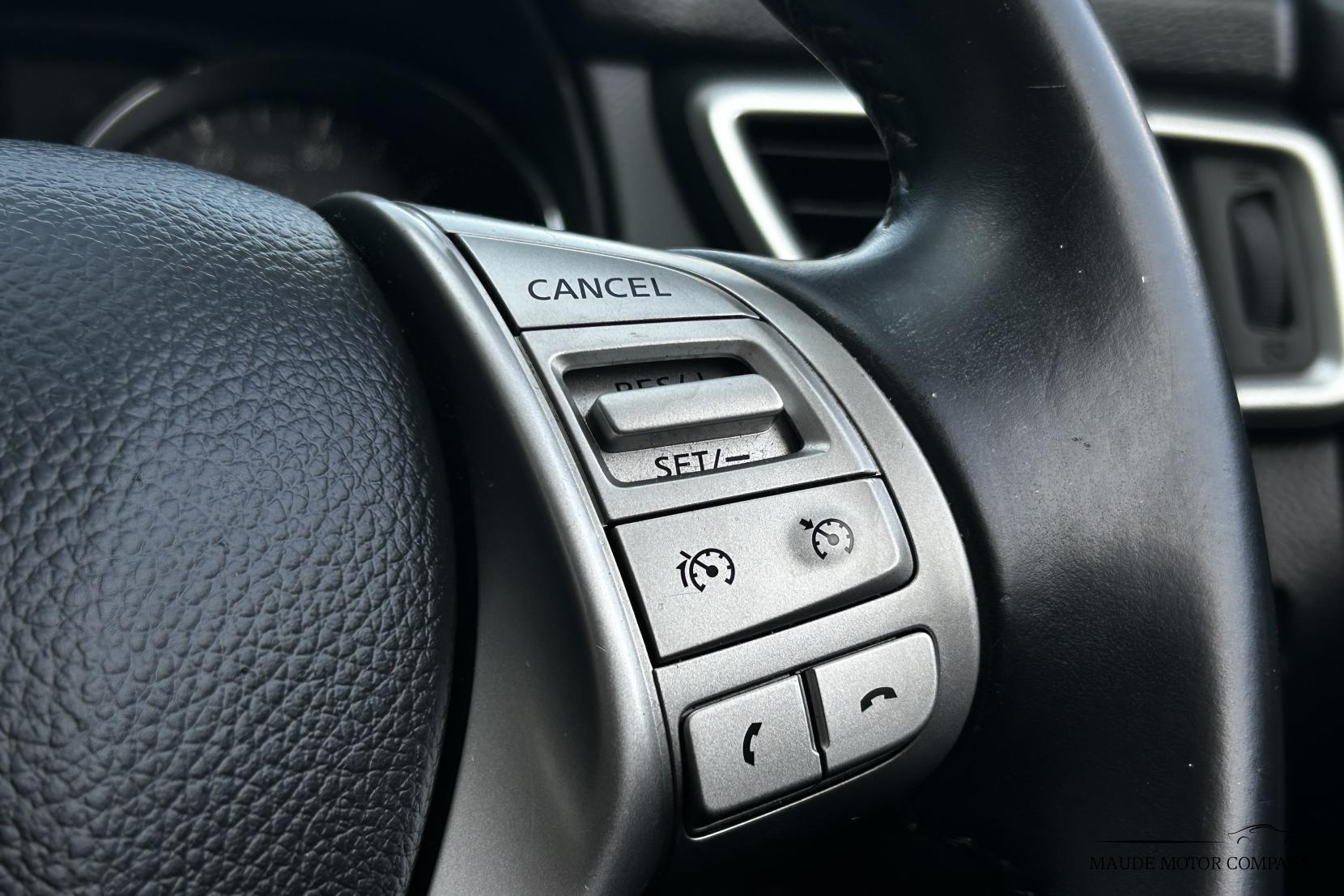 Nissan Qashqai 1.6 dCi Tekna SUV 5dr Diesel XTRON 2WD Euro 5 (s/s) (130 ps)