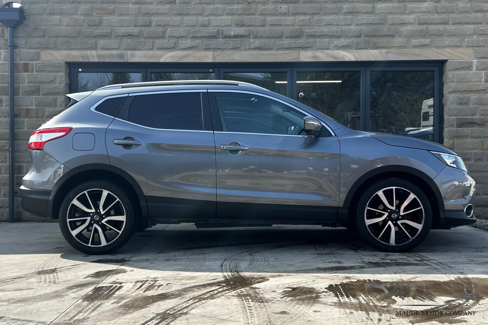 Nissan Qashqai 1.6 dCi Tekna SUV 5dr Diesel XTRON 2WD Euro 5 (s/s) (130 ps)