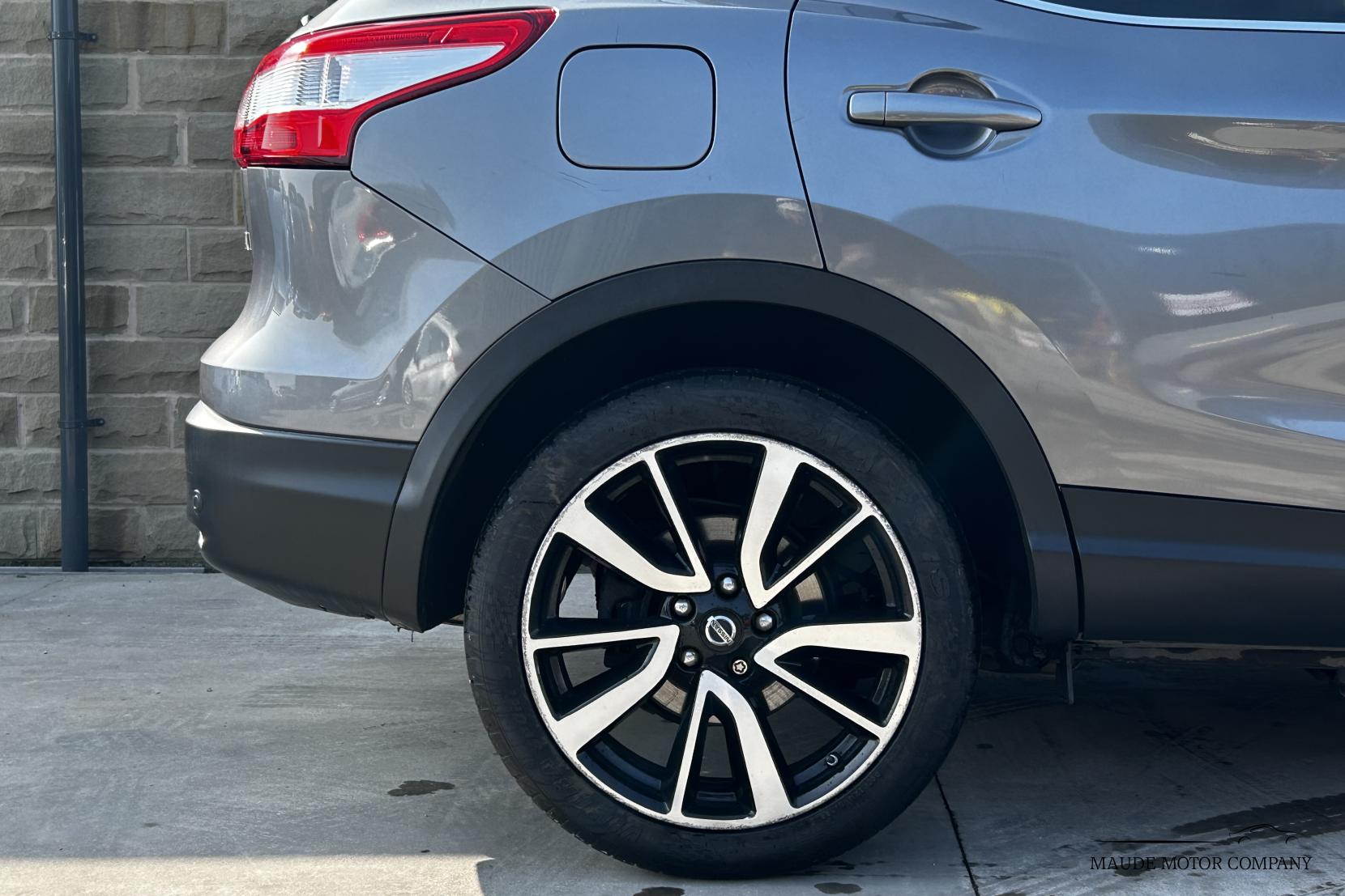 Nissan Qashqai 1.6 dCi Tekna SUV 5dr Diesel XTRON 2WD Euro 5 (s/s) (130 ps)