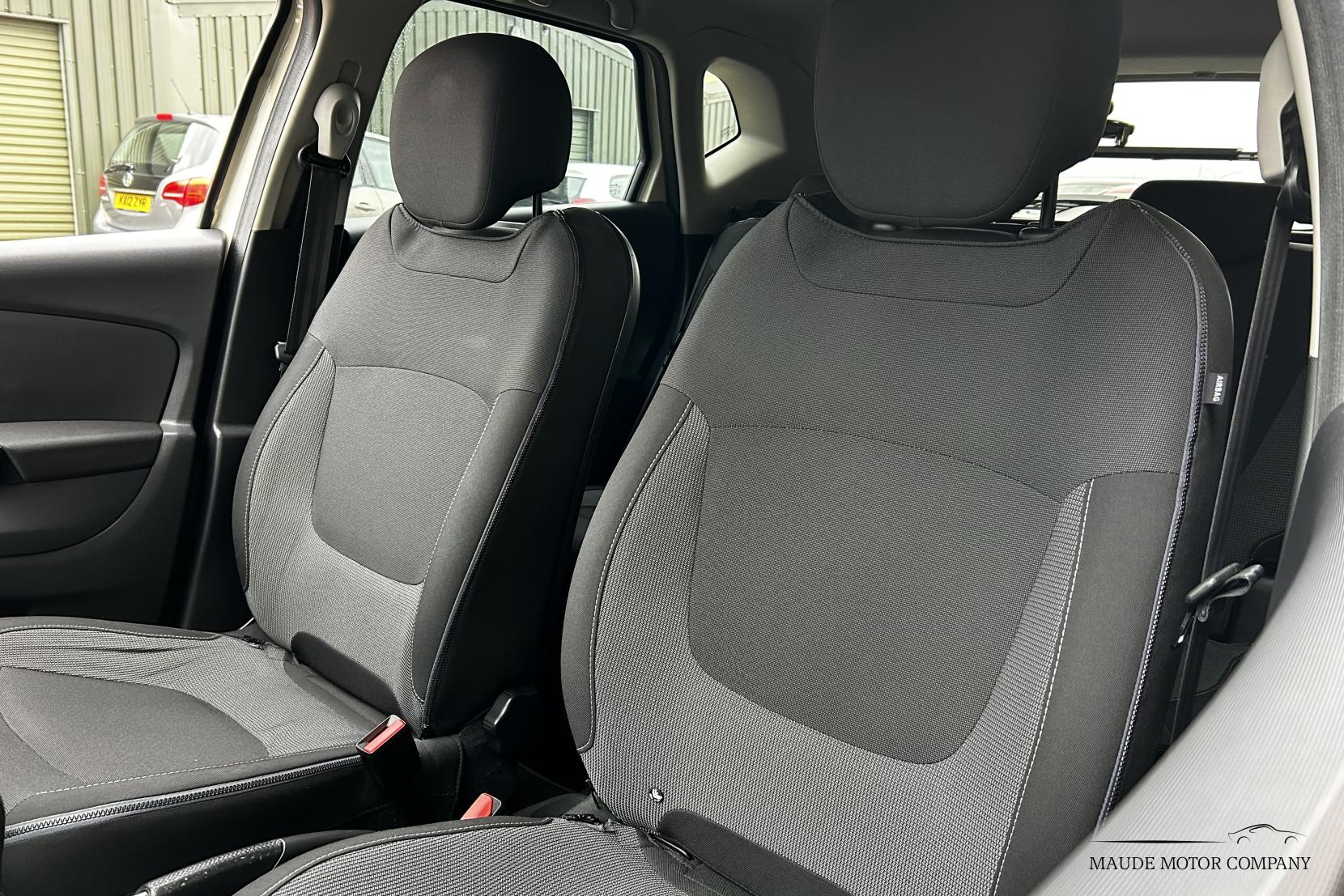 Renault Captur 1.5 dCi ENERGY Dynamique S Nav SUV 5dr Diesel Auto Euro 6 (s/s) (90 ps)