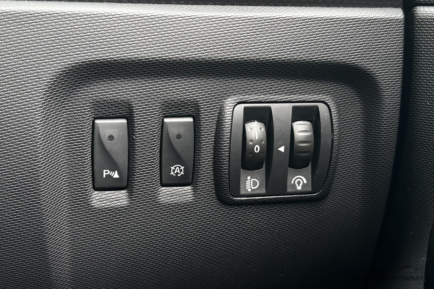 Renault Captur 1.5 dCi ENERGY Dynamique S Nav SUV 5dr Diesel Auto Euro 6 (s/s) (90 ps)