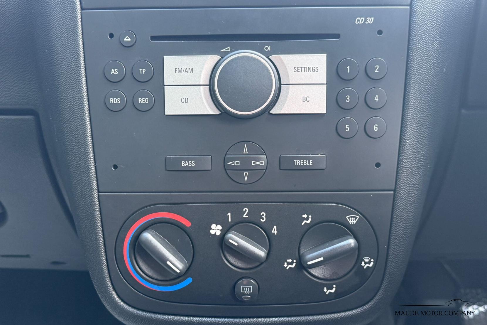 Vauxhall Corsa 1.2i 16v Life Hatchback 3dr Petrol Manual (139 g/km, 79 bhp)